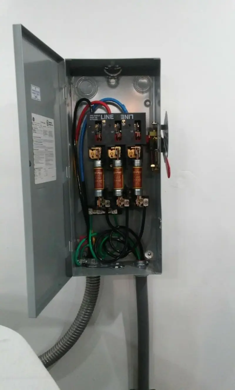 Three-phase disconnect switch installed for Electrical Wiring & Rewiring in Cairo